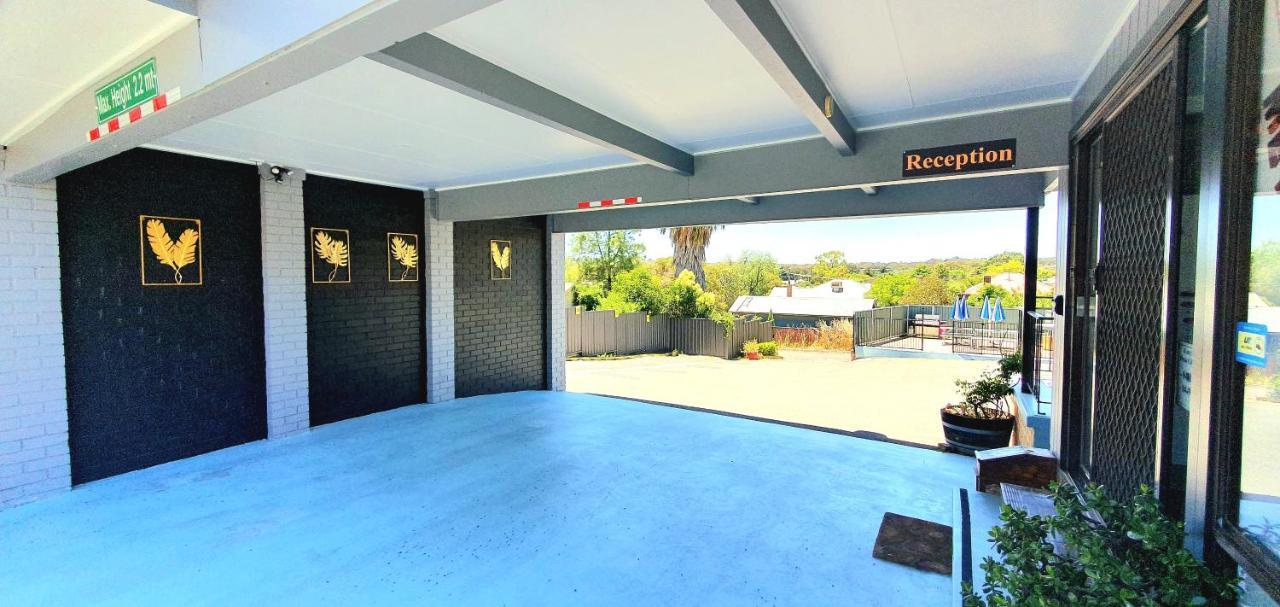 Young Goldrush Motel Exterior foto